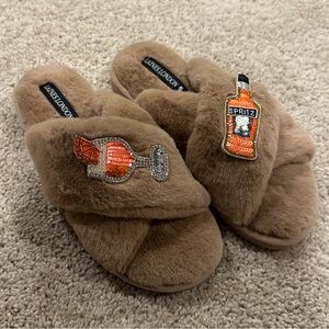 Laines London Slippers Spritz Slammer Brooches - Toffee Ladies Medium 7-8